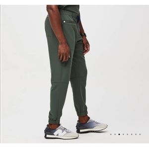 Figs mens Classic Cape Cargo Jogger Scrub Pants